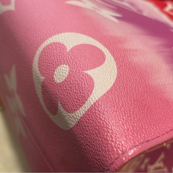 Louis Vuitton Limited Edition Escale Monogram OnTheGo GM Tote w/COA - Picture 9 of 16